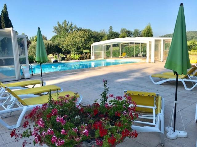 Hotel Restaurant Plaisance-Piscine Couverte Et Chauffee- Proche Sarlat- Vitrac  Exterior photo